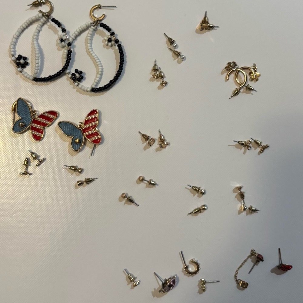 Earring bundle - Picture 3 of 3